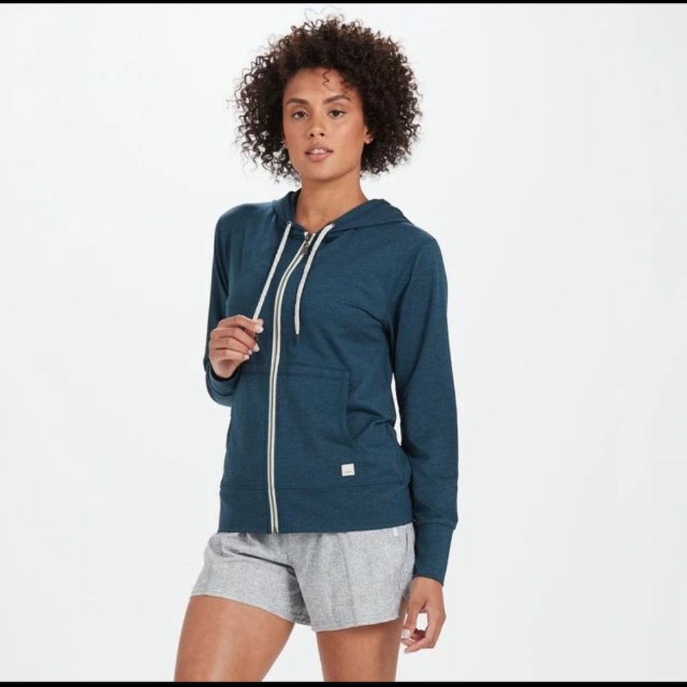 Vuori Performance Hoodie